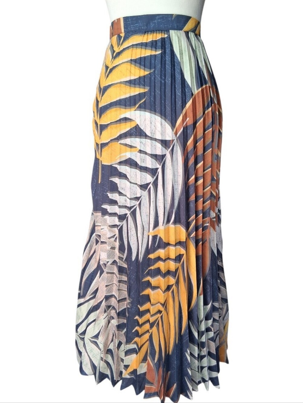 T Tahari Navy Blue, Mustard & Rust Pleated Midi Skirt